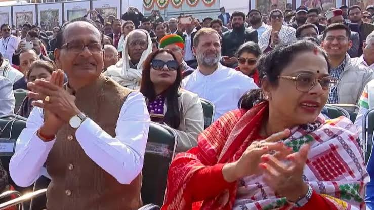 Republic Day: ଗଣତନ୍ତ୍ର ଦିବସ ପରେଡରେ ରାହୁଲ ଓ ଖଡ୍‌ଗେଙ୍କୁ ପଛ ଧାଡ଼ିରେ ଆସନ; ପ୍ରୋଟୋକଲ୍ ନେଇ କଂଗ୍ରେସର ପ୍ରଶ୍ନ