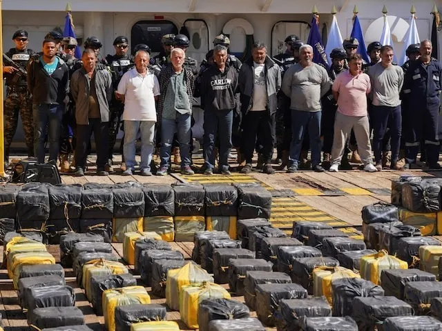 ପ୍ରଶାନ୍ତ ମହାସାଗରରେ ୧୦ ଟନରୁ ଅଧିକ କୋକେନ୍ ଜବତ, ଅନେକ ଗିରଫ