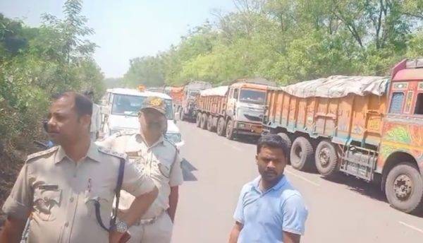 ଯାଜପୁରରେ ମର୍ମନ୍ତୁଦ ସଡ଼କ ଦୁର୍ଘଟଣା: କାର୍‌ ଧକ୍କାରେ ଦଂପତି ଓ ଗର୍ଭସ୍ଥ ଶିଶୁ ମୃତ, ଅନାଥ ହେଲା ୪ ବର୍ଷର କନ୍ୟା