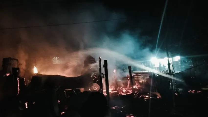 ବ୍ରହ୍ମବରଦାରେ ଭୟାବହ ଅଗ୍ନିକାଣ୍ଡ: ରାତିରେ ୬ଟି ଦୋକାନ ଜଳି ପାଉଁଶ, ବ୍ୟାପକ କ୍ଷତି