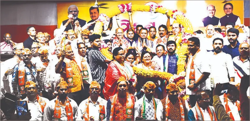 ବିଜେପିରେ ମହାମିଶ୍ରଣ: ବହୁ ସମବାୟ ସଂସ୍ଥାର ଅଧ୍ୟକ୍ଷ, ନିର୍ଦ୍ଦେଶକ ଓ ସଦସ୍ୟଙ୍କ ଯୋଗଦାନ