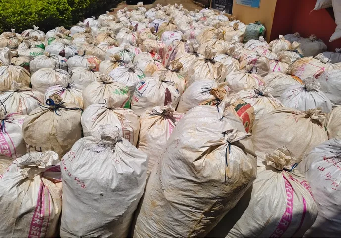 ଜଙ୍ଗଲରେ ଲୁଚାଇଥିବା କୋଟିଏ ଟଙ୍କାର ଗଞ୍ଜେଇ ଜବତ, ଚାଲାଣକାରୀ ଫରାର