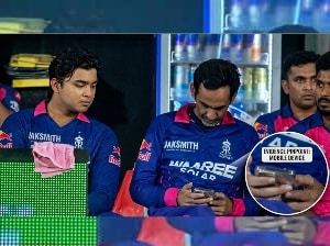 ରାଜସ୍ଥାନ ରୟାଲ୍ସ ମ୍ୟାନେଜର୍‌ଙ୍କୁ ବିସିସିଆଇ ନୋଟିସ୍‌: ଡଗ୍‌ଆଉଟ୍‌ରେ ଫୋନ୍‌ ବ୍ୟବହାର ନେଇ ବିବାଦ