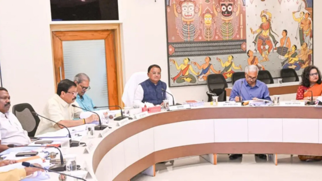 ଓଡ଼ିଶା କ୍ୟାବିନେଟ୍ ବୈଠକ: ମୁଖ୍ୟମନ୍ତ୍ରୀ ମୋହନ ଚରଣ ମାଝୀଙ୍କ ଅଧ୍ୟକ୍ଷତାରେ ୧୨ଟି ପ୍ରସ୍ତାବ ଉପରେ ଆଲୋଚନା