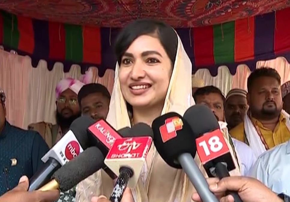 ସଙ୍କଟରେ ରାଜନୈତିକ ଭବିଷ୍ୟତ? ବାପାଙ୍କ ଦଳୀୟ ମଞ୍ଚରେ ଭାଷଣ ଦେବା ପରେ ବଢ଼ିଲା ସୋଫିଆଙ୍କ ଅଡୁଆ