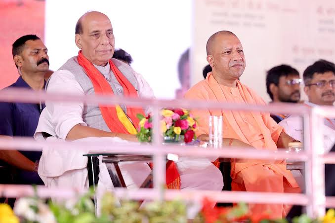 ଭାରତର ସାମରିକ ଶକ୍ତିର ପ୍ରଦର୍ଶନ: ରାଜନାଥ ସିଂହ ଓ ଯୋଗୀ ଆଦିତ୍ୟନାଥଙ୍କ ଦ୍ୱାରା ନୌସେନା ଶୌର୍ଯ୍ୟ ବାଟିକା ଉଦ୍‌ଘାଟିତ
