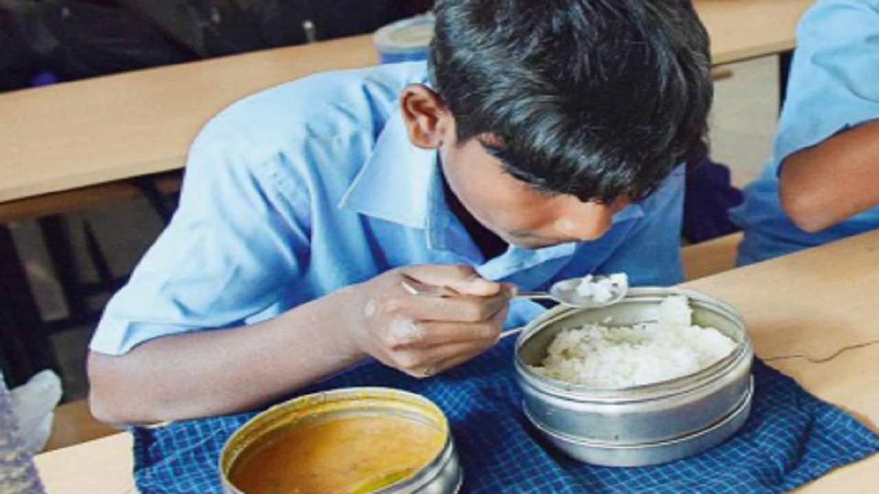 ଅସମ ସ୍କୁଲ୍‌ ଟିଫିନ୍ ବିବାଦ: ଟିଫିନରେ ଗୋମାଂସ ଆଣି ଅନ୍ୟ ଛାତ୍ରଙ୍କୁ ଜବରଦସ୍ତି ଖୁଆଇବା ଅଭିଯୋଗ