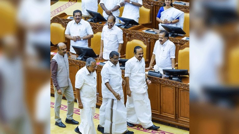 କେରଳ ବିଧାନସଭାରେ ହଙ୍ଗାମା: ‘ଶ୍ୱେତପତ୍ର’କୁ ନେଇ ମୁଖ୍ୟମନ୍ତ୍ରୀ ଏବଂ ବିରୋଧୀ ଦଳ ନେତାଙ୍କ ମଧ୍ୟରେ ତୀବ୍ର ଯୁକ୍ତିତର୍କ
