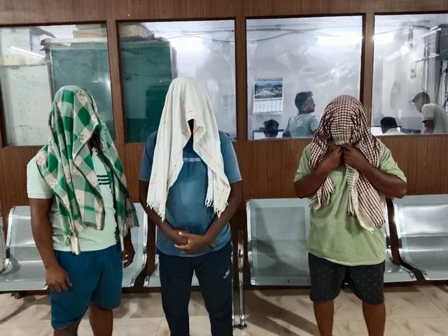ପୁଲିସ ପରିଚୟ ଦେଇ ଘରେ ପଶି ଲୁଟ୍‌, ୩ ଅଭିଯୁକ୍ତ ଗିରଫ; ୫୪ ହଜାର ଟଙ୍କା ଜବତ