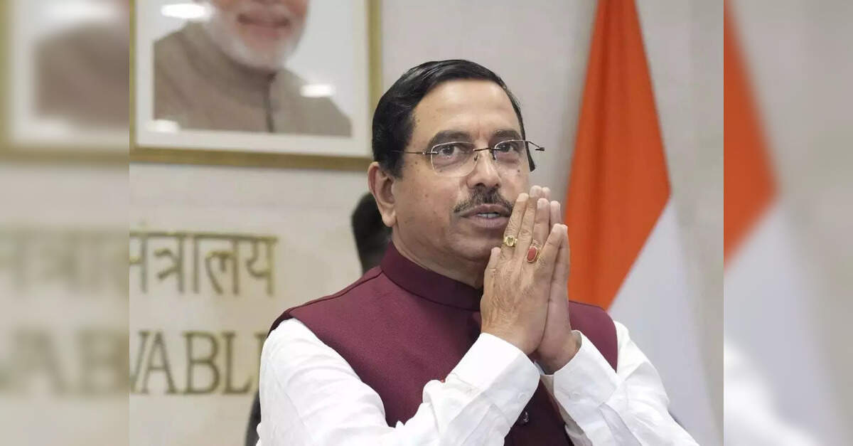 Pralhad Joshi: କିଏ ନୂଆ କେନ୍ଦ୍ର ଶିକ୍ଷାମନ୍ତ୍ରୀ ପ୍ରହ୍ଲାଦ ଜୋଶୀ? ଜାଣନ୍ତୁ ତାଙ୍କ ରାଜନୈତିକ ଯାତ୍ରା ଓ ଅଭିଜ୍ଞତା
